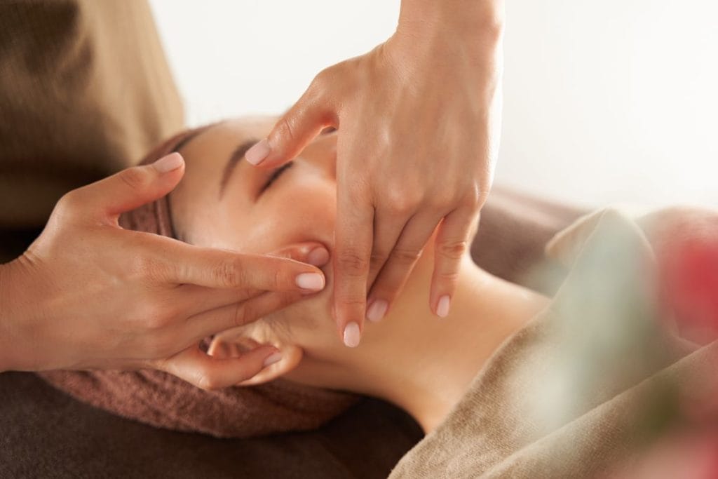 FACIAL